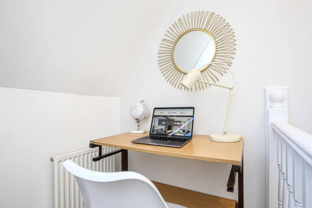 Holiday home Berrywood House: With Free Parking *