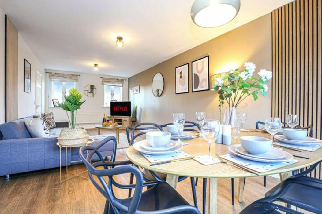 Berrywood House: With Free Parking *
